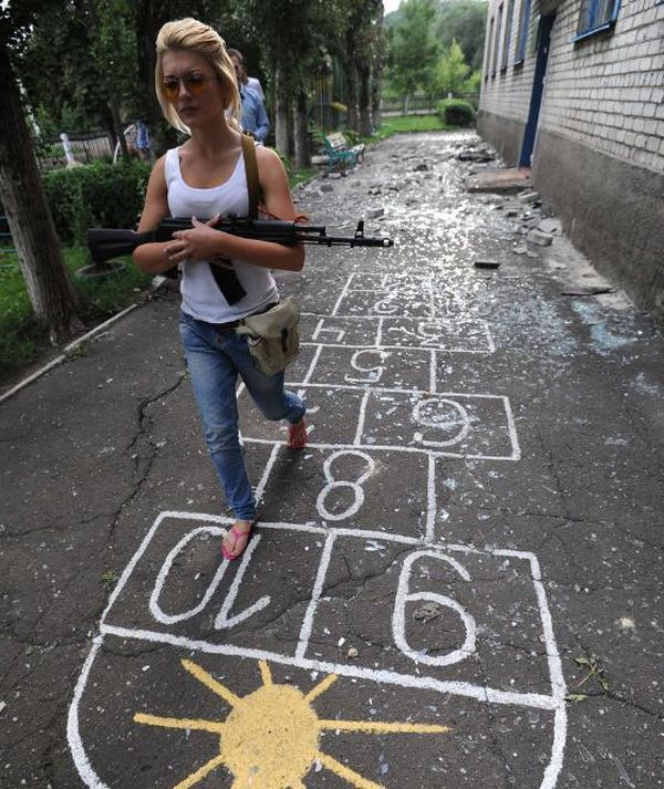 Blond Pro-Russian Fighter (5 pics)