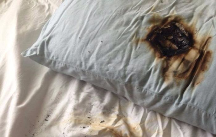 Samsung Phone Catches On Fire Under A Pillow (3 pics)