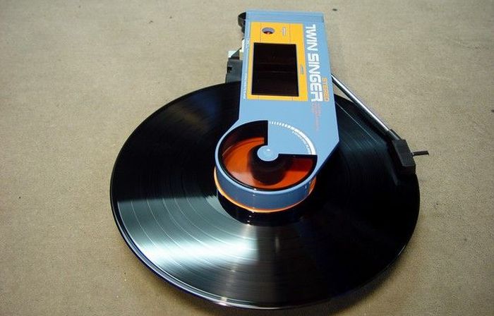 Weird Looking Portable Record Player (7 pics)