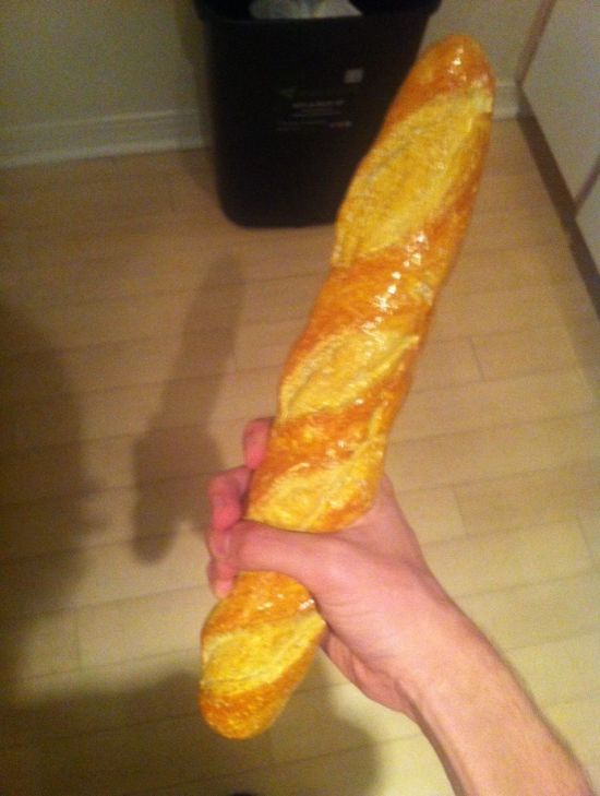 Cut Your Bread With This Secret Bread Knife (3 pics)