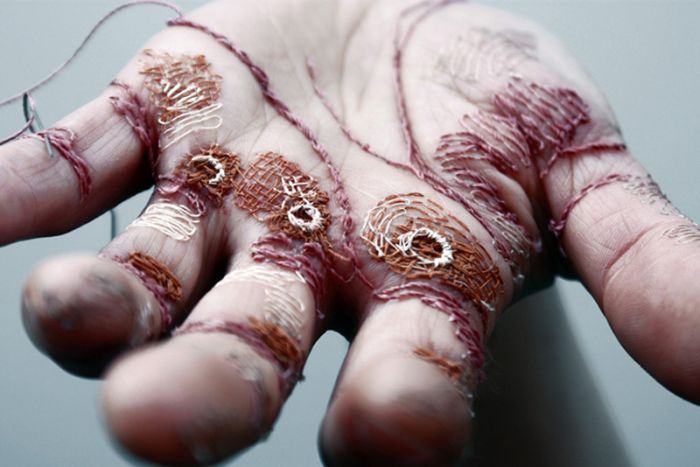 Eliza Bennett Turned Her Flesh Into A Canvas (8 pics)