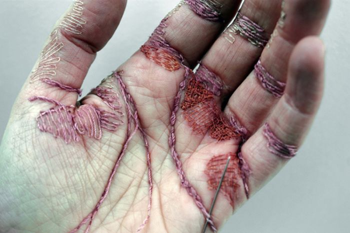 Eliza Bennett Turned Her Flesh Into A Canvas (8 pics)