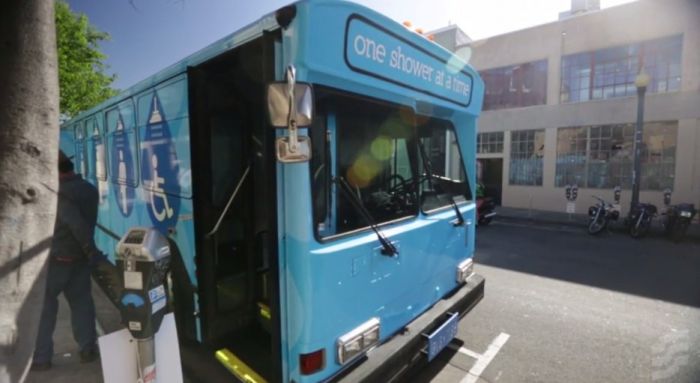 San Francisco Buses Give The Homeless A Shower (8 pics)