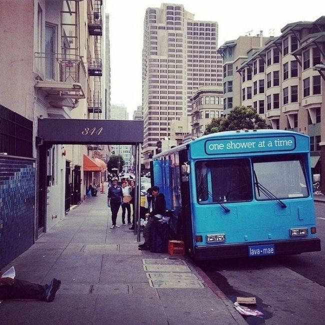 San Francisco Buses Give The Homeless A Shower (8 pics)