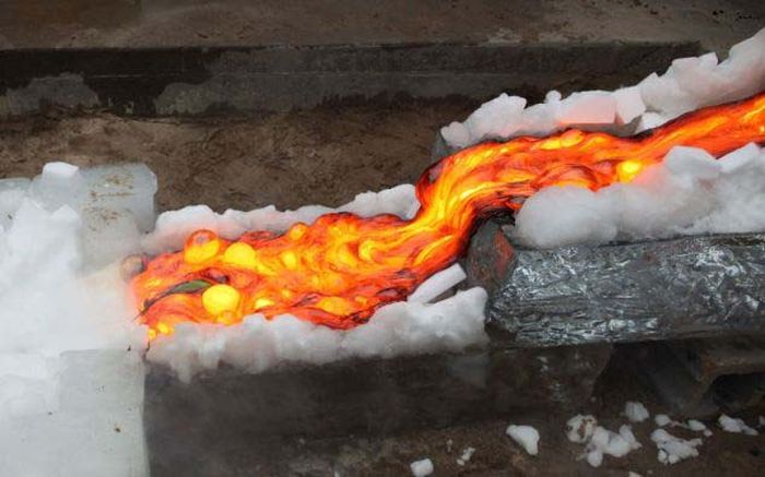 How To Barbecue With Lava (6 pics)