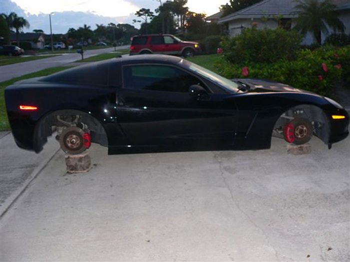 Balancing Cars On Bricks (23 pics)