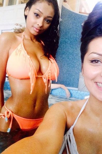 Girls In Bikinis Are So Hard To Resist (55 pics)