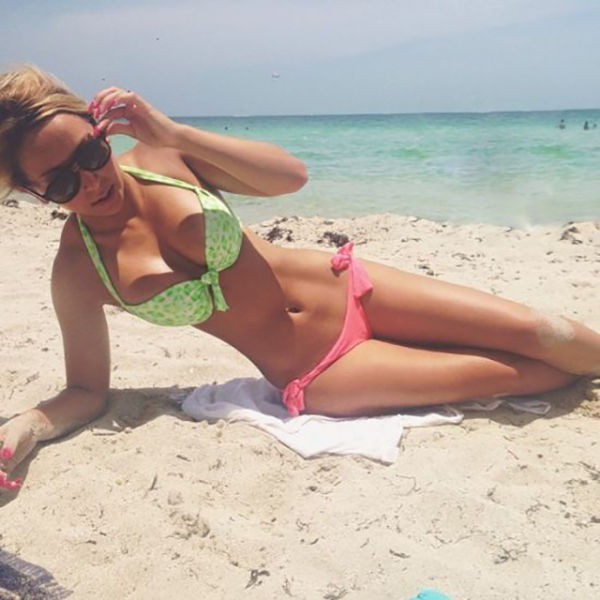 Girls In Bikinis Are So Hard To Resist (55 pics)