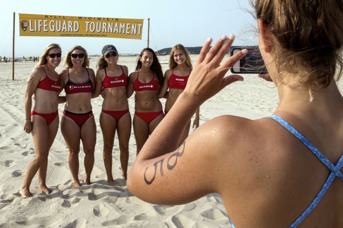 The Annual All-Women Lifeguard Tournament (12 pics)