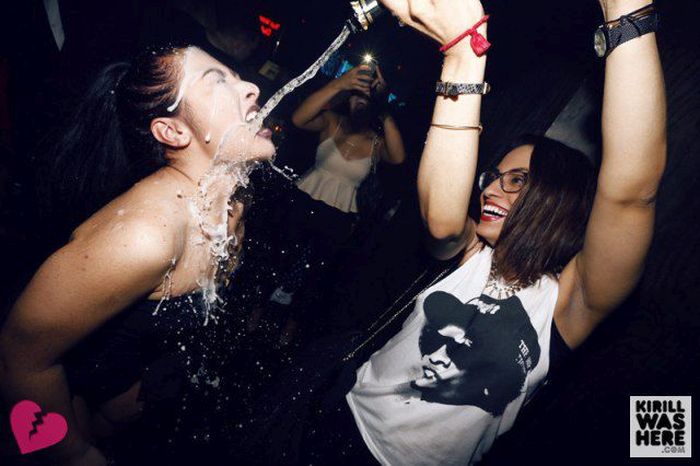 There's Nothing Like A Champagne Facial (35 pics)