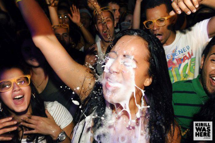 There's Nothing Like A Champagne Facial (35 pics)