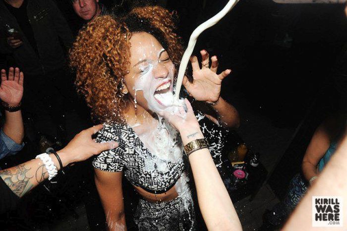 There's Nothing Like A Champagne Facial (35 pics)