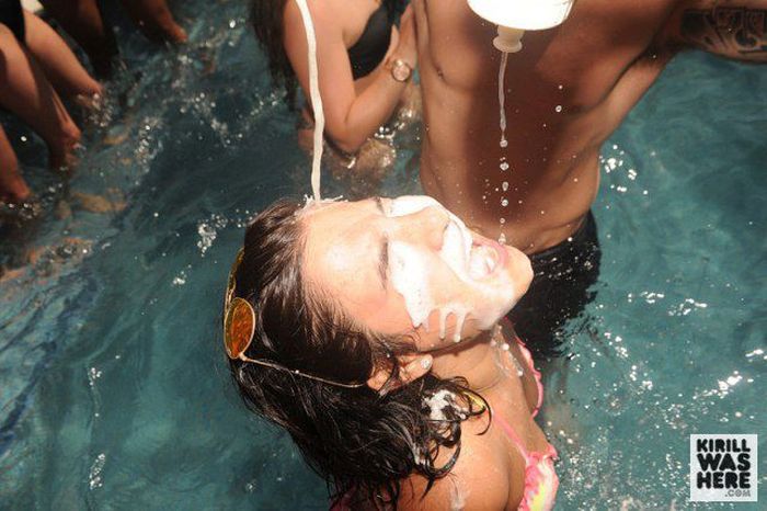 There's Nothing Like A Champagne Facial (35 pics)