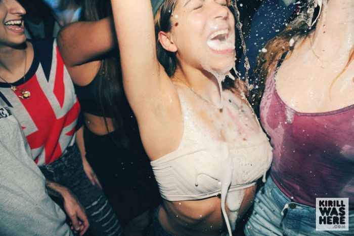 There's Nothing Like A Champagne Facial (35 pics)