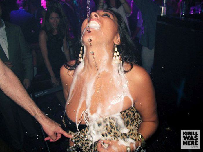 There's Nothing Like A Champagne Facial (35 pics)