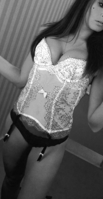 Hot Girls That Make Your Body Temperature Rise (42 pics)