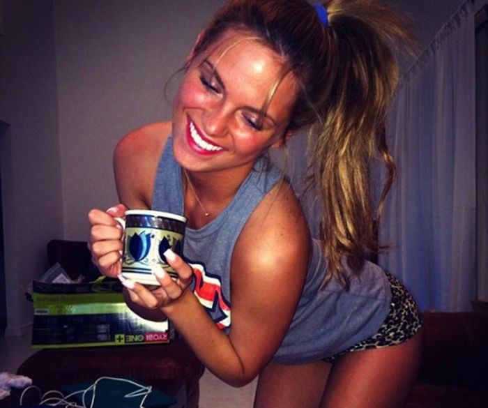 Hot Girls That Make Your Body Temperature Rise (42 pics)