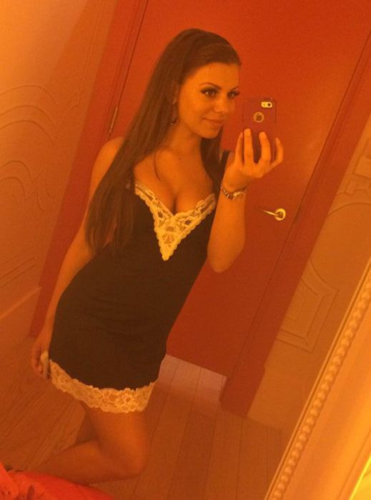 Hot Girls That Make Your Body Temperature Rise (42 pics)