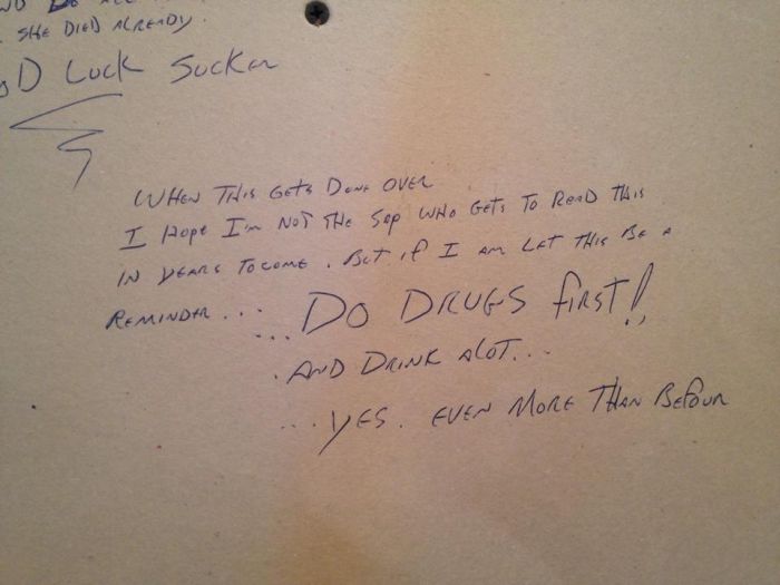 Angry Note Hidden By Previous Owner In Kitchen (7 pics)