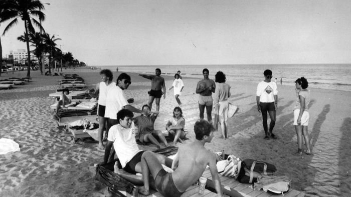 What Spring Break Looked Like In The 80s (54 pics)