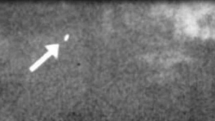 Are These UFO Photos Real? (25 pics)