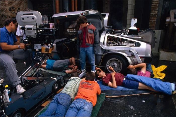 Behind The Scenes Pictures From Iconic Movies (36 pics)