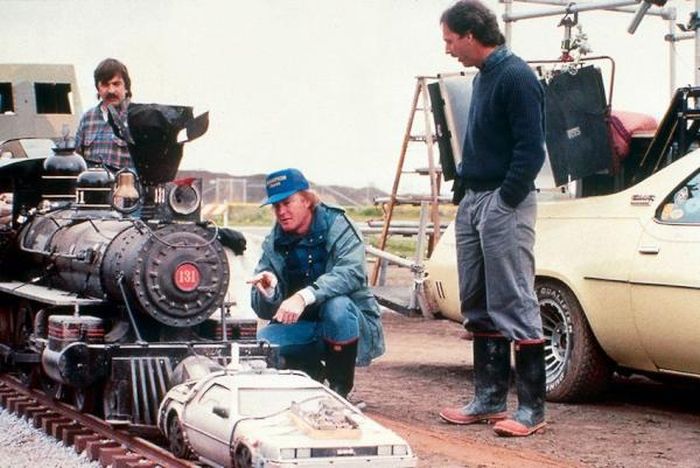 Behind The Scenes Pictures From Iconic Movies (36 pics)
