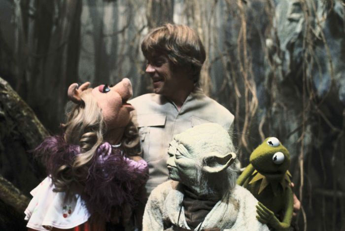 Behind The Scenes Pictures From Iconic Movies (36 pics)