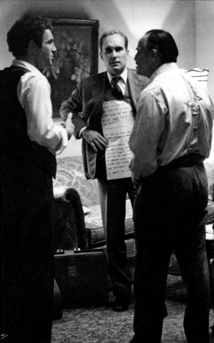 Behind The Scenes Pictures From Iconic Movies (36 pics)