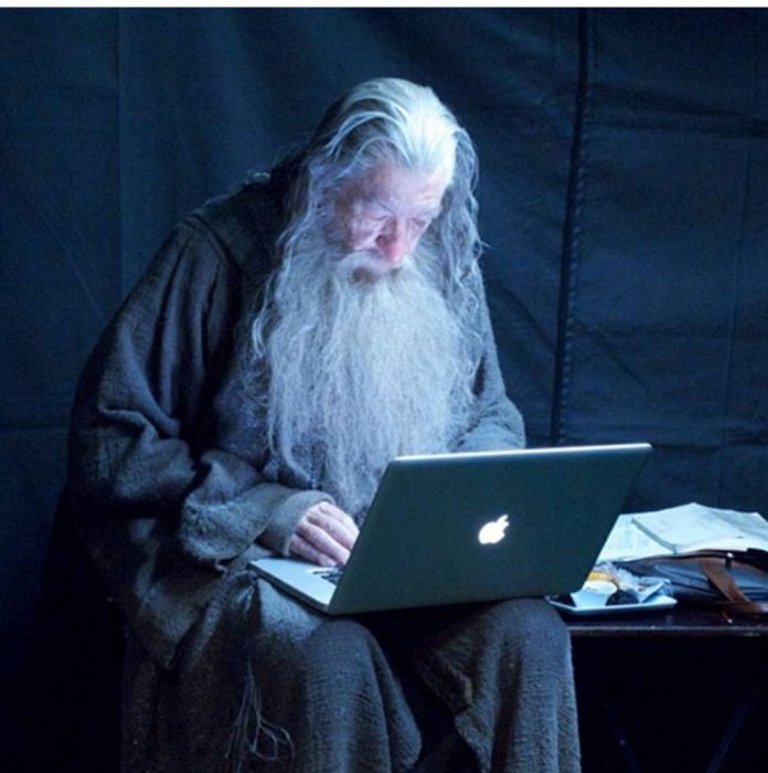 Behind The Scenes Pictures From Iconic Movies (36 pics)