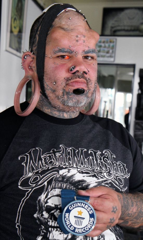 Man With The Biggest Earlobes (6 pics)