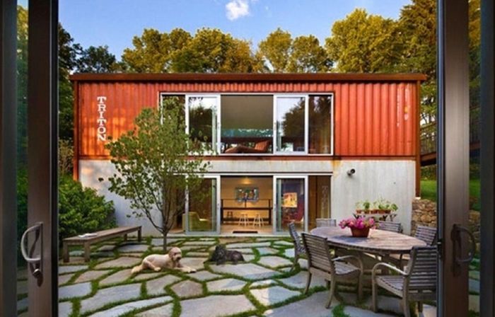 Shipping Containers Turned Into Cool Homes 18 Pics