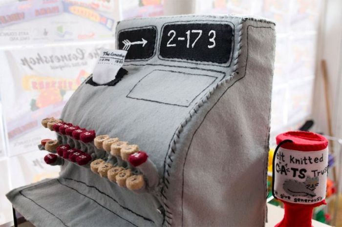 Store Sells Only Stitched Products (8 pics)