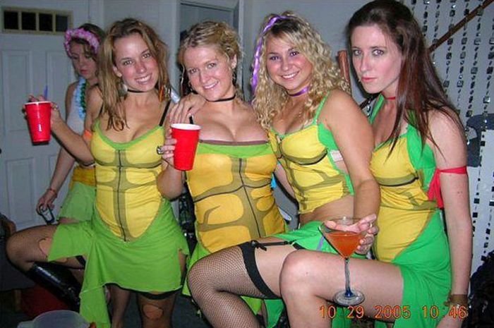 Sexy Teenage Mutant Ninja Turtles Cosplay (39 pics)