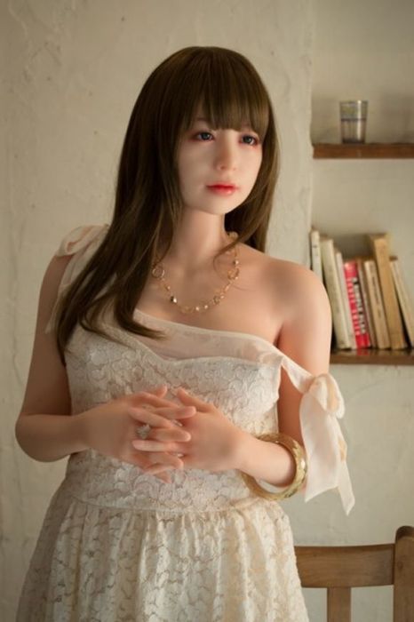 You Won't Believe These Girls Are Sex Dolls (25 pics)