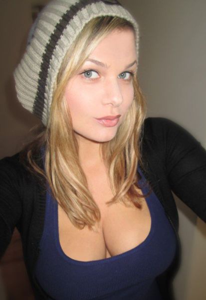 Photos of Busty Girls (58 pics)