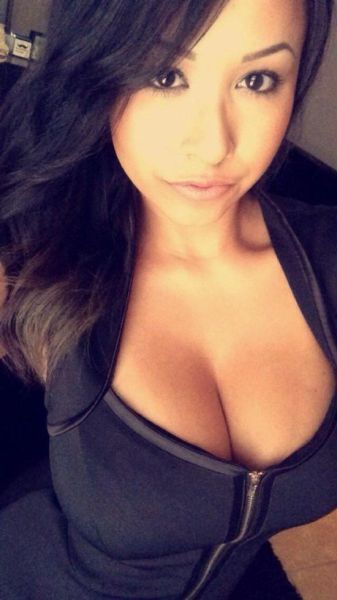 Photos of Busty Girls (58 pics)