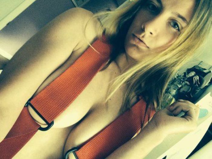 Photos of Busty Girls (58 pics)