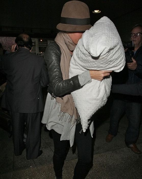 Hollywood Celebrities Trying to Be Incognito (27 pics)