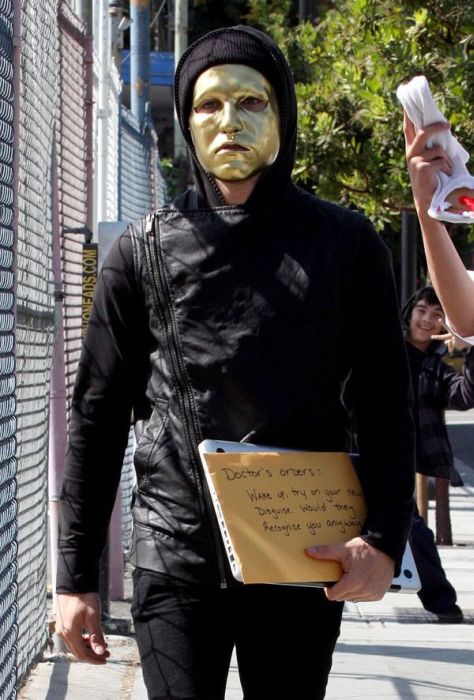 Hollywood Celebrities Trying to Be Incognito (27 pics)