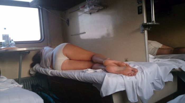 Girls Like This Are A Good Reason To Ride Trains (16 pics)