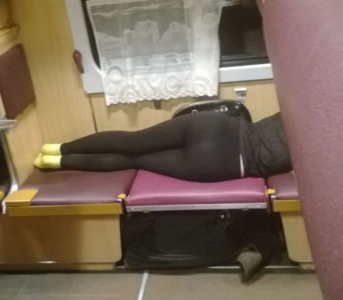 Girls Like This Are A Good Reason To Ride Trains (16 pics)