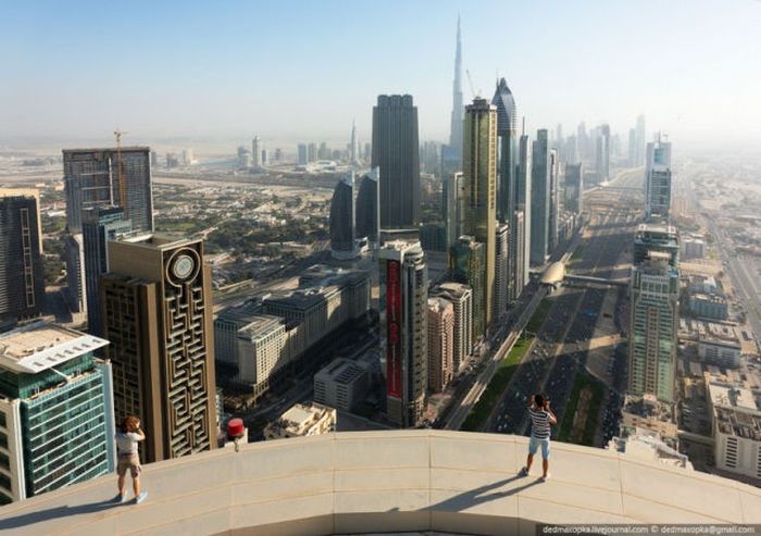 Urban Climbers Take Pictures From High Places (84 pics)