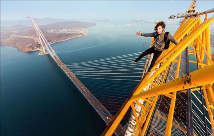 Urban Climbers Take Pictures From High Places (84 pics)