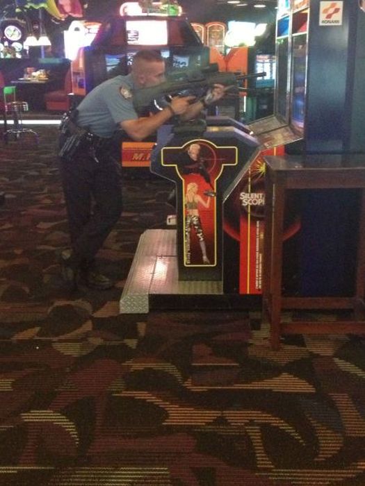 Sometimes Cops Can Be Fun Too (40 pics)