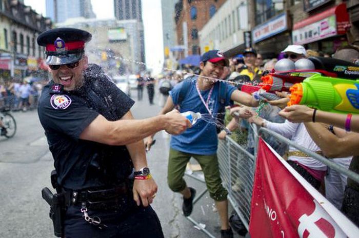 Sometimes Cops Can Be Fun Too (40 pics)