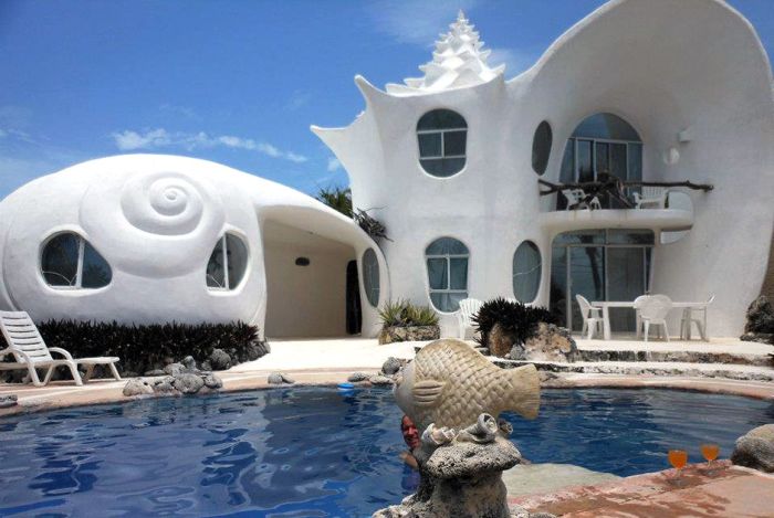 Houses And Buildings That Look Like Animals (21 pics)