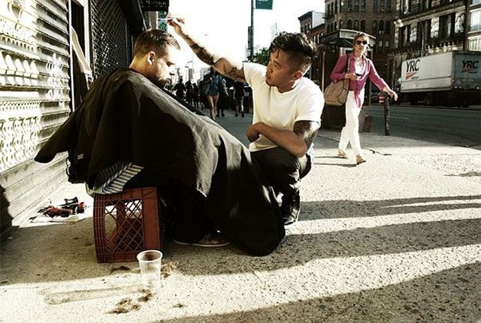 New York Stylist Gives Free Haircuts To The Homeless (11 pics)