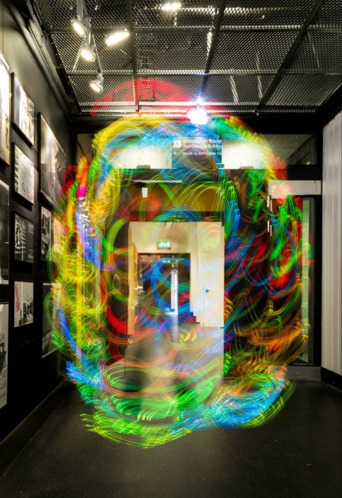 Amazing Images Show How Wi-Fi Works (8 pics)