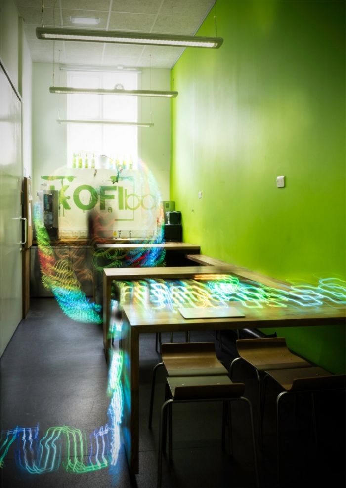 Amazing Images Show How Wi-Fi Works (8 pics)